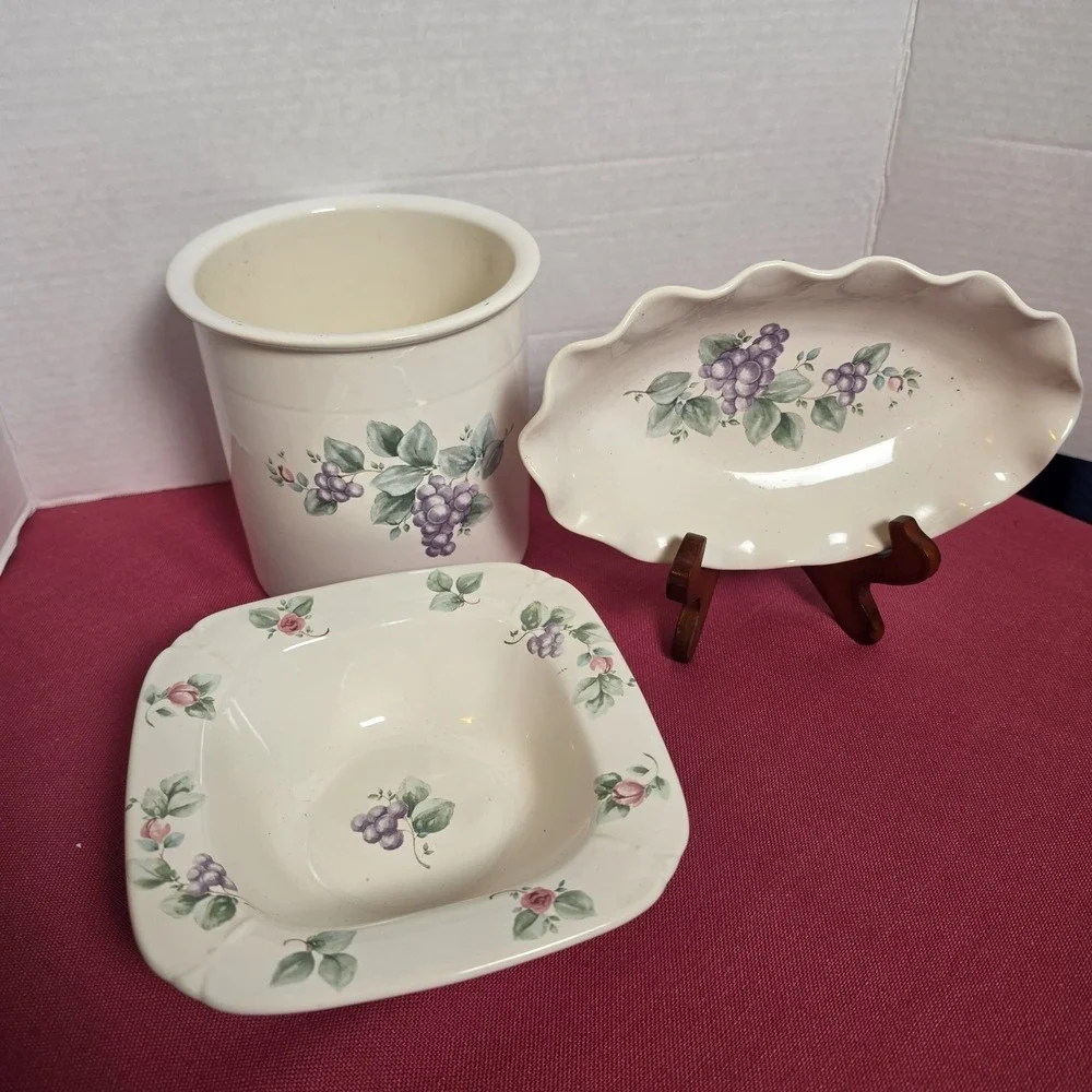 Vintage Pfaltzgraff Grapevine Embossed  Utensil Holder, Relish Dish, Square Bowl
